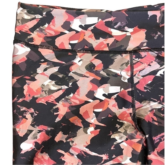 Fabletics (Kate Hudson) Salar Printed PowerHold Terracotta Painted Camo Legging - Picture 9 of 12